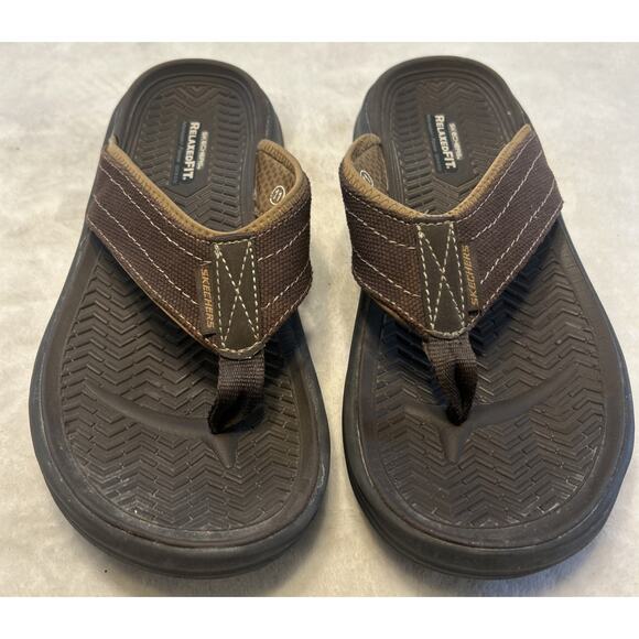 Skechers Men’s Size 11 Flip Flop Sandals Brown Relaxed Fit Memory Foam Thong - Picture 1 of 6